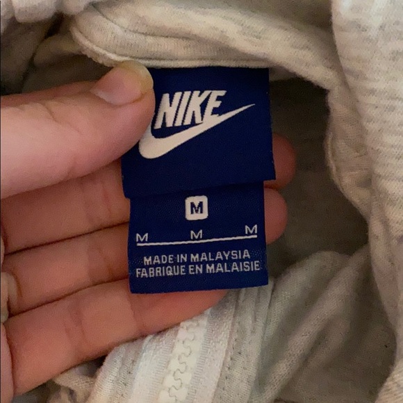 Men’s medium nike zip up jacket - Picture 3 of 4